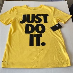 NWT Men’s Nike Short sleeve graphic T-Shirt